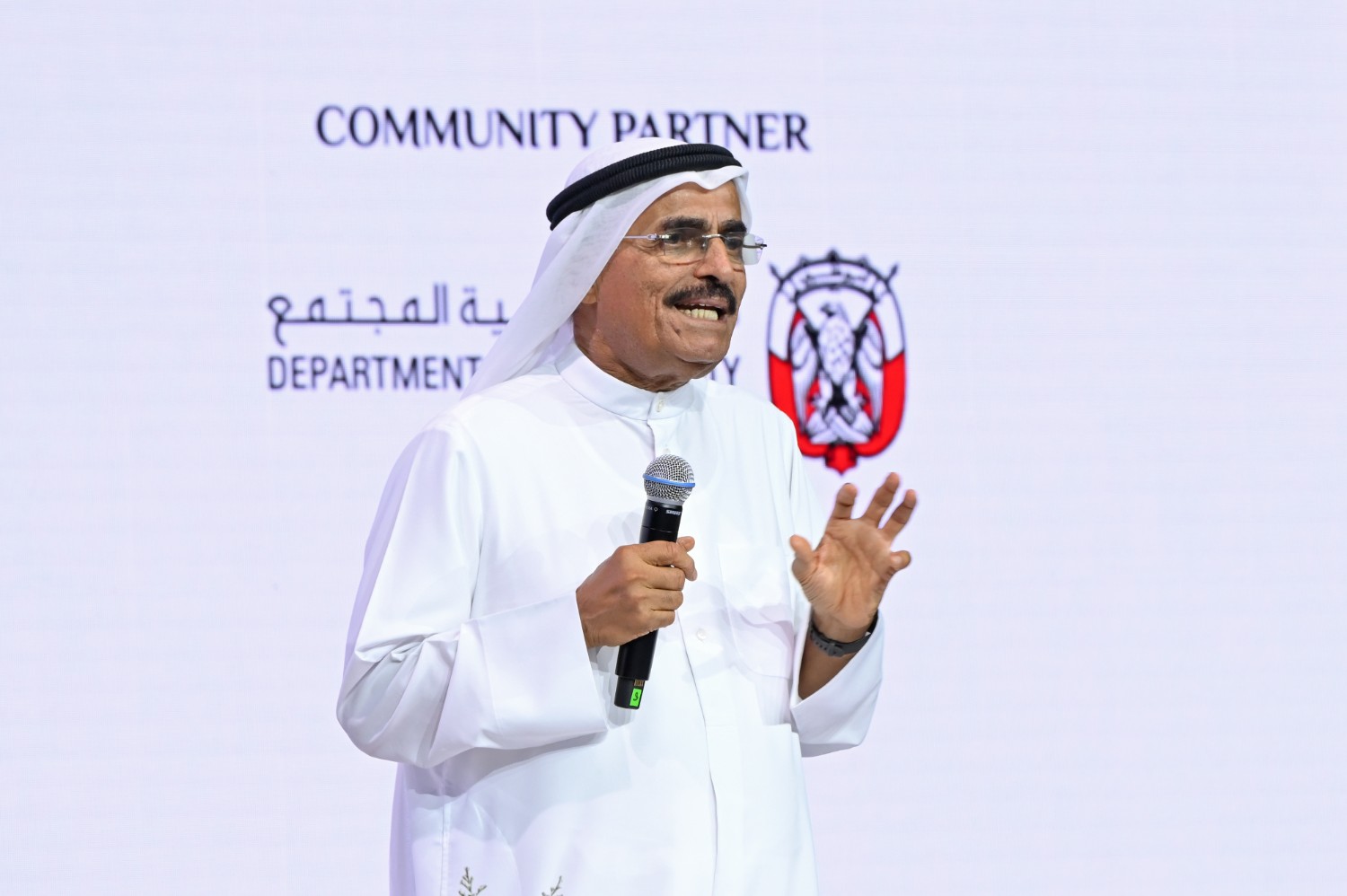 منظومة بحرية تعيد رسم القوة اللوجستية للإمارات - مقالة لمعالي الدكتور عبدالله بلحيف النعيمي
