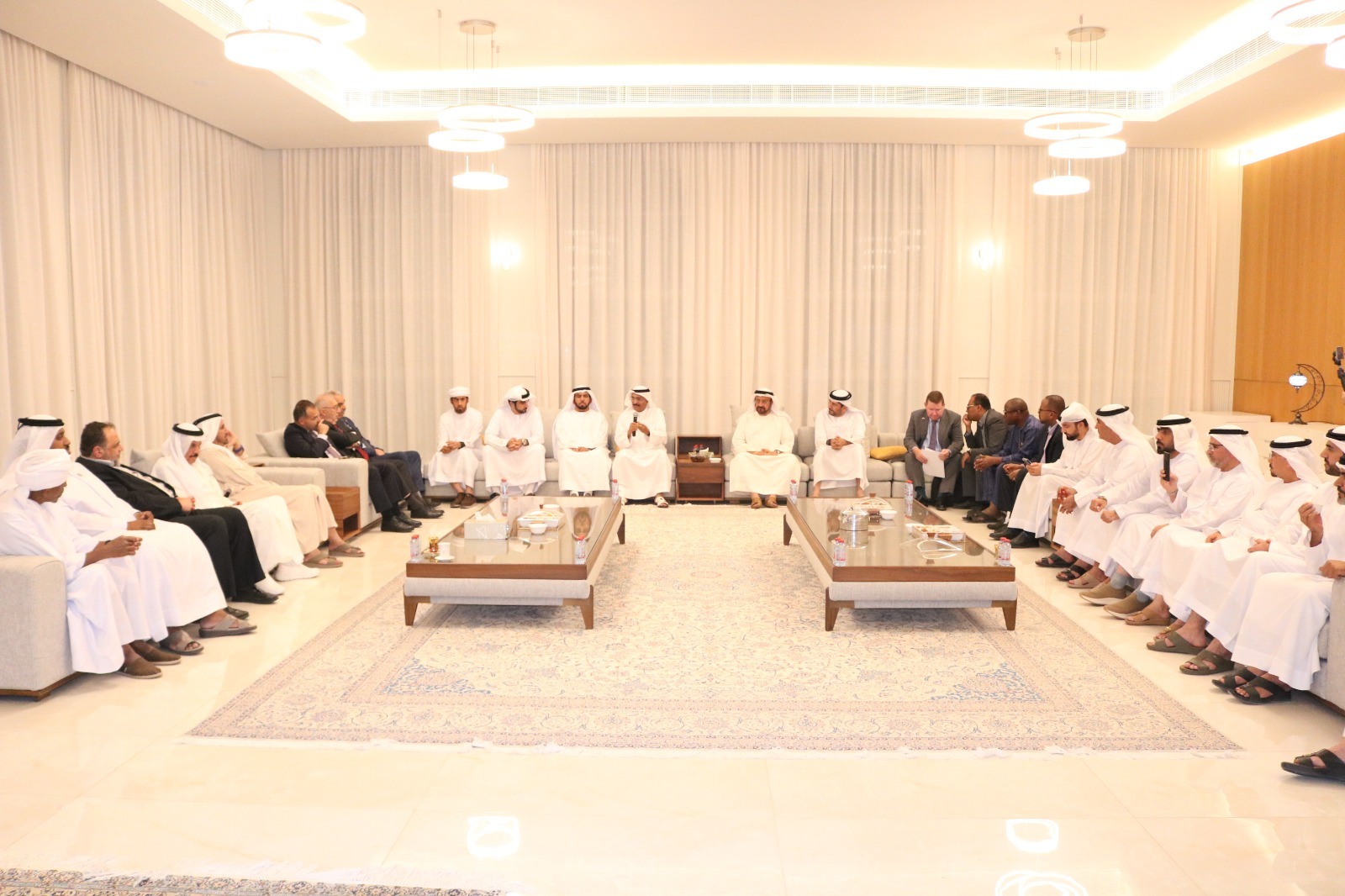 معالي الدكتور عبدالله بلحيف يستضيف مجلسًا رمضانيًا حول الأمن الغذائي والتصنيفات الهندسية