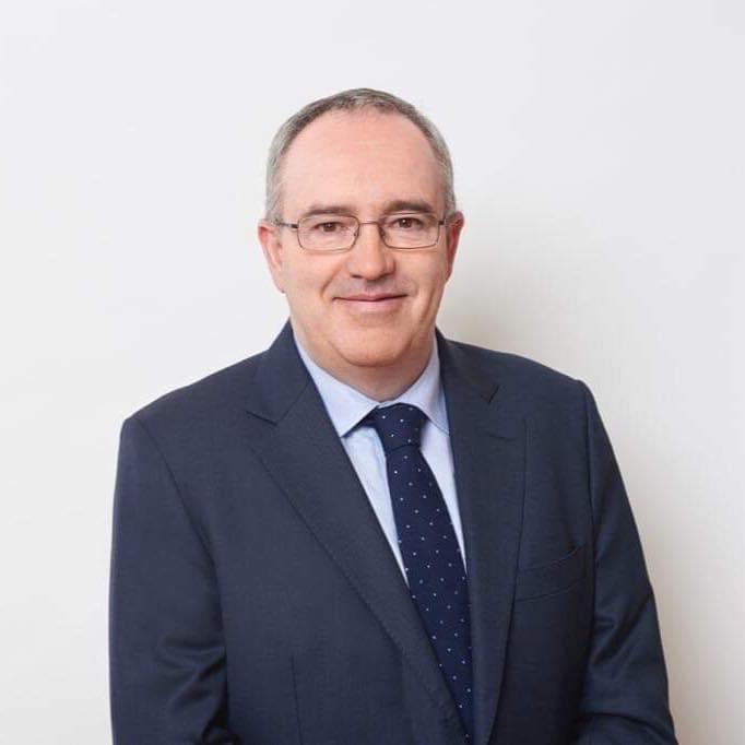 Dr Fernando Macario
